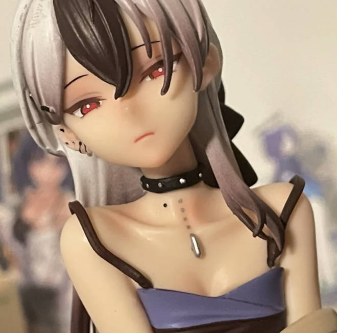 Archive Box Set - ジェネリックブルーアーカイブ鬼方加代子 GK フィギュア座りポーズフォーマルドレスアニメガールフィギュア箱入りデスク装飾アニメコレクター向け