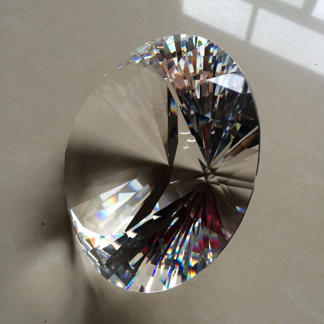 150 ミリメートル透明光学結晶ダイヤモンドガラス文鎮として - Paper Weight Crystal のレビューと価格
